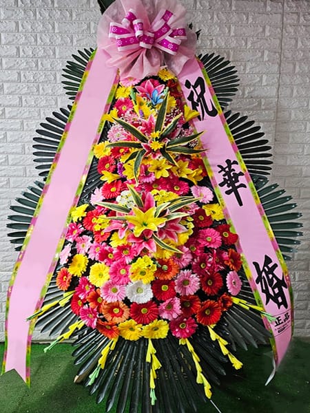 대학원 원우회 동문들이 마음을 담은 3단 축하화환